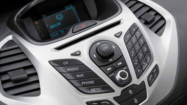No interior, o Ka tem apliques pratas | <a href="https://preprod.quatrorodas.abril.com.br/carros/lancamentos/ford-ka-794793.shtml" rel="migration">Leia mais</a> No interior, o Ka tem apliques pratas | <a href="https://preprod.quatrorodas.abril.com.br/carros/lancamentos/ford-ka-794793.shtml" rel="migration">Leia mais</a>