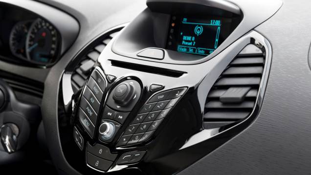 O Ka+, apliques preto brilhante | <a href="https://preprod.quatrorodas.abril.com.br/carros/lancamentos/ford-ka-794793.shtml" rel="migration">Leia mais</a> O Ka+, apliques preto brilhante | <a href="https://preprod.quatrorodas.abril.com.br/carros/lancamentos/ford-ka-794793.shtml" rel="migration">Leia mais</a>