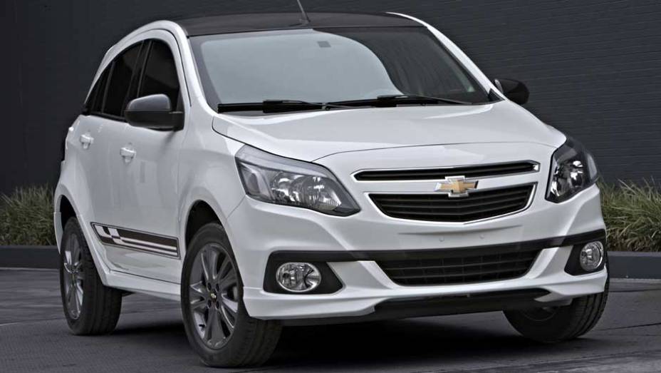 N&atilde;o gostava do visual do Agile? A reestiliza&ccedil;&atilde;o da linha 2014 traz uma nova frente, com far&oacute;is e grade menores | <a href="https://preprod.quatrorodas.abril.com.br/carros/lancamentos/chevrolet-agile-2014-756376.shtml" rel="migration">Leia mais</a>