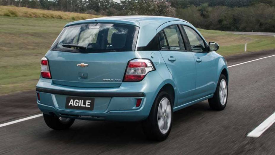 A cor Azul Aquamarine &eacute; exclusiva do modelo 2014 | <a href="https://preprod.quatrorodas.abril.com.br/carros/lancamentos/chevrolet-agile-2014-756376.shtml" rel="migration">Leia mais</a>