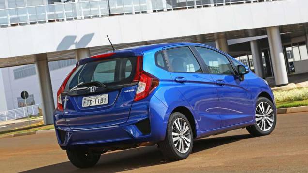 A gama de versões permanece a mesma: DX, LX, EX e EXL | <a href="https://preprod.quatrorodas.abril.com.br/noticias/fabricantes/honda-lanca-linha-2016-fit-874082.shtml" rel="migration">Leia mais</a> A gama de versões permanece a mesma: DX, LX, EX e EXL | <a href="https://preprod.quatrorodas.abril.com.br/noticias/fabricantes/honda-lanca-linha-2016-fit-874082.shtml" rel="migration">Leia mais</a>