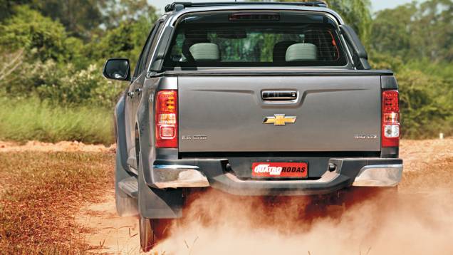 Lanternas com leds são itens de série em todas as versões. | <a href="https://preprod.quatrorodas.abril.com.br/carros/testes/chevrolet-s10-681120.shtml" rel="migration">Leia mais</a> Lanternas com leds são itens de série em todas as versões. | <a href="https://preprod.quatrorodas.abril.com.br/carros/testes/chevrolet-s10-681120.shtml" rel="migration">Leia mais</a>