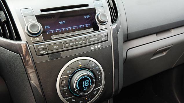 Comando do ar: circular e confuso. | <a href="https://preprod.quatrorodas.abril.com.br/carros/testes/chevrolet-s10-681120.shtml" rel="migration">Leia mais</a> Comando do ar: circular e confuso. | <a href="https://preprod.quatrorodas.abril.com.br/carros/testes/chevrolet-s10-681120.shtml" rel="migration">Leia mais</a>