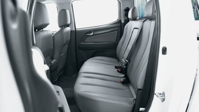 Mas o bom espaço interno é de série em todas as versões. | <a href="https://preprod.quatrorodas.abril.com.br/carros/testes/chevrolet-s10-681120.shtml" rel="migration">Leia mais</a> Mas o bom espaço interno é de série em todas as versões. | <a href="https://preprod.quatrorodas.abril.com.br/carros/testes/chevrolet-s10-681120.shtml" rel="migration">Leia mais</a>