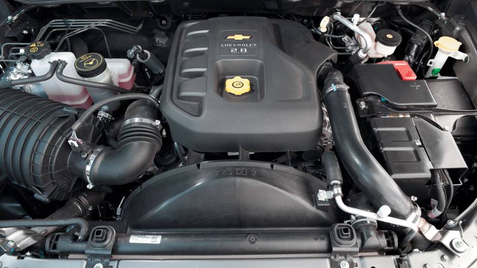 Diesel: 180 cv e 47,9 mkgf. | <a href="https://preprod.quatrorodas.abril.com.br/carros/testes/chevrolet-s10-681120.shtml" rel="migration">Leia mais</a>