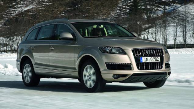 Audi Q7: veículo utilizado por Jason Taylor, segurança particular de Grey | <a href="https://preprod.quatrorodas.abril.com.br/noticias/entretenimento/galeria-fotos-mostra-carros-50-tons-cinza-834960.shtml" rel="migration">Leia mais</a> Audi Q7: veículo utilizado por Jason Taylor, segurança particular de Grey | <a href="https://preprod.quatrorodas.abril.com.br/noticias/entretenimento/galeria-fotos-mostra-carros-50-tons-cinza-834960.shtml" rel="migration">Leia mais</a>