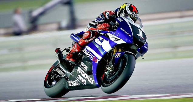 Jorge Lorenzo, da Yamaha, se colocou entre as duas Hondas no grid final Jorge Lorenzo, da Yamaha, se colocou entre as duas Hondas no grid final