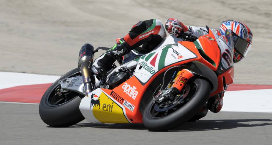 Companheiro de time de Biaggi, Leon Camier fez o 11º melhor tempo