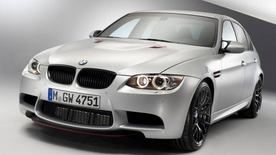 Edição especial terá 67 unidades produzidas e foi apresentada nas 24 Horas de Nürburgring. <a href="https://preprod.quatrorodas.abril.com.br/noticias/bmw-mostra-nova-tecnologia-m3-crt-293729_p.shtml" rel="migration">Veja mais</a> Edição especial terá 67 unidades produzidas e foi apresentada nas 24 Horas de Nürburgring. <a href="https://preprod.quatrorodas.abril.com.br/noticias/bmw-mostra-nova-tecnologia-m3-crt-293729_p.shtml" rel="migration">Veja mais</a>