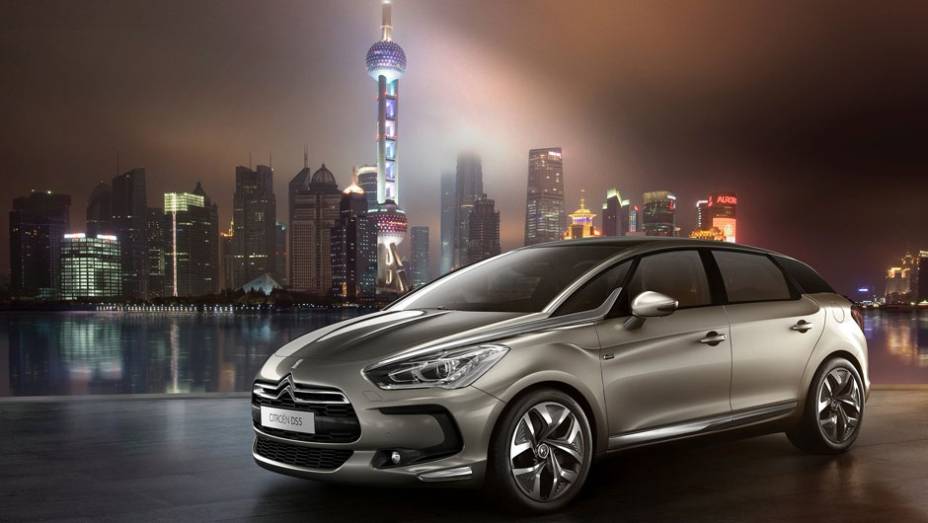 Citroën DS5 | <a href="https://preprod.quatrorodas.abril.com.br/salao-do-automovel/2012/carros/ds5-703947.shtml" rel="migration">Leia mais</a>