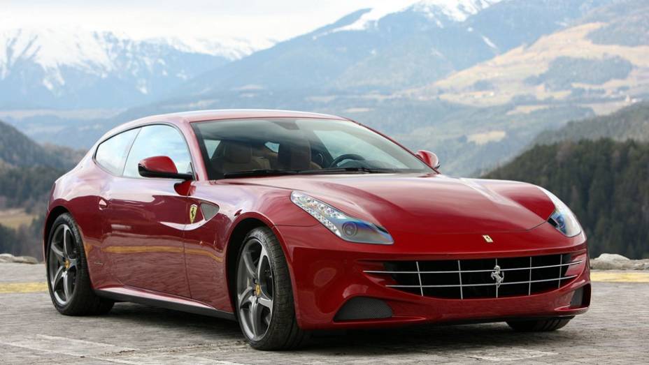 Cup&ecirc;, perua ou crossover? A nova cria&ccedil;&atilde;o de Maranello est&aacute; pronta para dividir opini&otilde;es