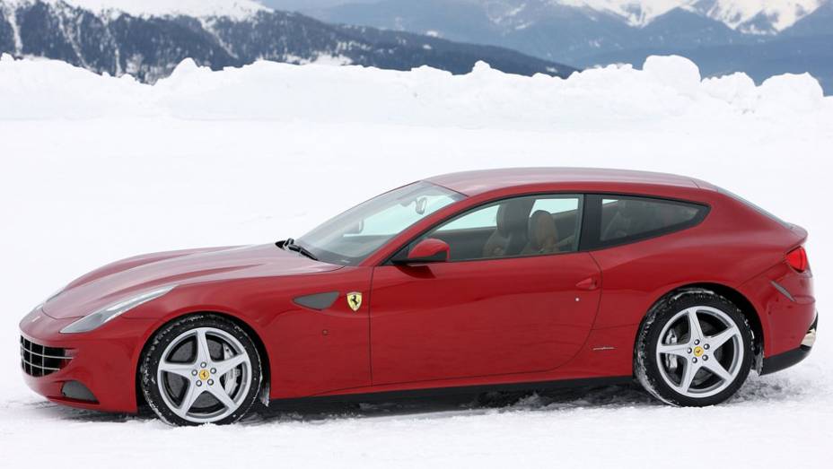 Cup&ecirc;, perua ou crossover? A nova cria&ccedil;&atilde;o de Maranello est&aacute; pronta para dividir opini&otilde;es