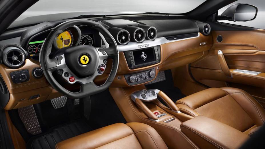 Cup&ecirc;, perua ou crossover? A nova cria&ccedil;&atilde;o de Maranello est&aacute; pronta para dividir opini&otilde;es