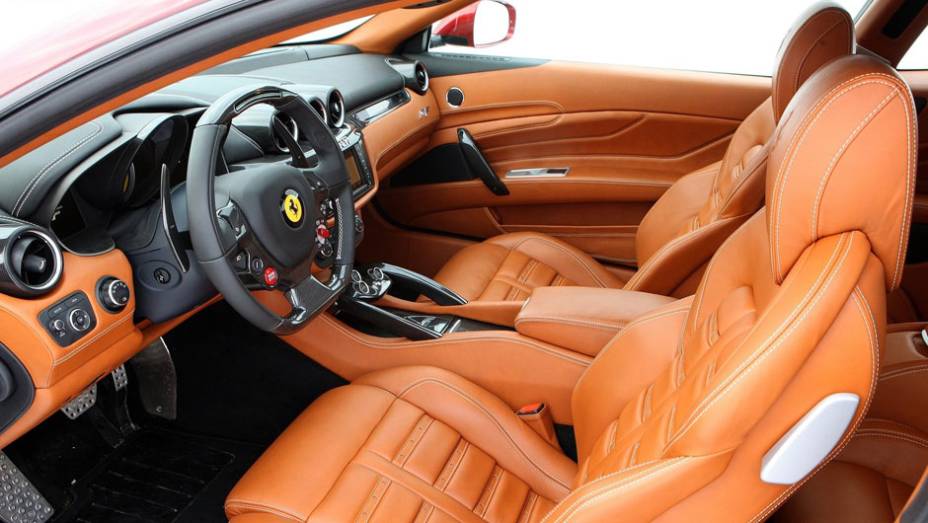 Cup&ecirc;, perua ou crossover? A nova cria&ccedil;&atilde;o de Maranello est&aacute; pronta para dividir opini&otilde;es