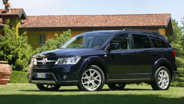 Sinal dos tempos: crossover projetado pela Dodge ganha cidadania italiana Sinal dos tempos: crossover projetado pela Dodge ganha cidadania italiana
