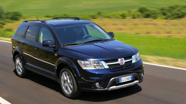 Sinal dos tempos: crossover projetado pela Dodge ganha cidadania italiana Sinal dos tempos: crossover projetado pela Dodge ganha cidadania italiana