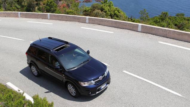 Sinal dos tempos: crossover projetado pela Dodge ganha cidadania italiana Sinal dos tempos: crossover projetado pela Dodge ganha cidadania italiana