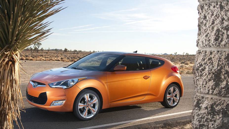 Hatch conta com motor 1.6 de 138 cavalos de pot&ecirc;ncia | <a href="https://preprod.quatrorodas.abril.com.br/carros/lancamentos/hyundai-veloster-641581.shtml" rel="migration">Leia mais</a>