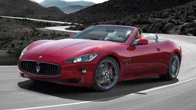 Conversível tem motor 4.7 V8 de 450 cv de potência <a href="https://preprod.quatrorodas.abril.com.br/noticias/maserati-lanca-grancabrio-sport-297006_p.shtml" target="_blank" rel="migration">Leia mais</a> Conversível tem motor 4.7 V8 de 450 cv de potência <a href="https://preprod.quatrorodas.abril.com.br/noticias/maserati-lanca-grancabrio-sport-297006_p.shtml" target="_blank" rel="migration">Leia mais</a>