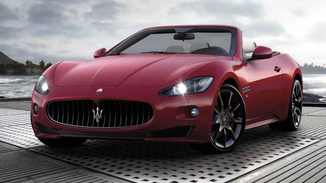 Conversível tem motor 4.7 V8 de 450 cv de potência <a href="https://preprod.quatrorodas.abril.com.br/noticias/maserati-lanca-grancabrio-sport-297006_p.shtml" target="_blank" rel="migration">Leia mais</a> Conversível tem motor 4.7 V8 de 450 cv de potência <a href="https://preprod.quatrorodas.abril.com.br/noticias/maserati-lanca-grancabrio-sport-297006_p.shtml" target="_blank" rel="migration">Leia mais</a>