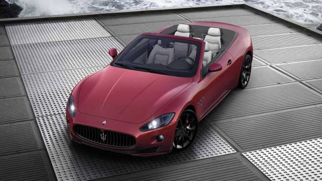 Conversível tem motor 4.7 V8 de 450 cv de potência <a href="https://preprod.quatrorodas.abril.com.br/noticias/maserati-lanca-grancabrio-sport-297006_p.shtml" target="_blank" rel="migration">Leia mais</a> Conversível tem motor 4.7 V8 de 450 cv de potência <a href="https://preprod.quatrorodas.abril.com.br/noticias/maserati-lanca-grancabrio-sport-297006_p.shtml" target="_blank" rel="migration">Leia mais</a>