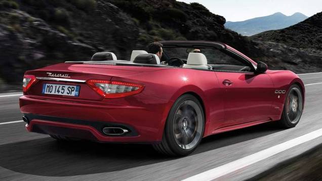 Conversível tem motor 4.7 V8 de 450 cv de potência <a href="https://preprod.quatrorodas.abril.com.br/noticias/maserati-lanca-grancabrio-sport-297006_p.shtml" target="_blank" rel="migration">Leia mais</a> Conversível tem motor 4.7 V8 de 450 cv de potência <a href="https://preprod.quatrorodas.abril.com.br/noticias/maserati-lanca-grancabrio-sport-297006_p.shtml" target="_blank" rel="migration">Leia mais</a>