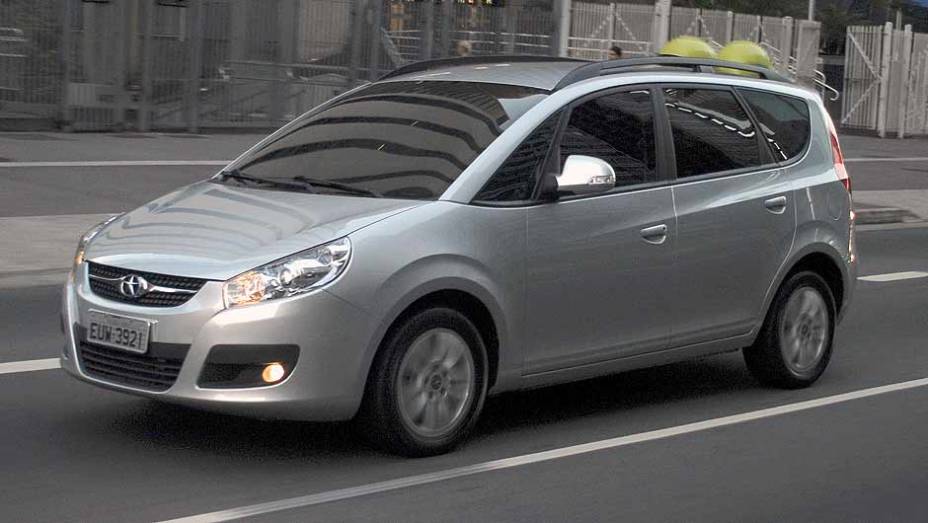 Minivan &eacute; o terceiro modelo da marca a desembarcar no Brasil. <a href="https://preprod.quatrorodas.abril.com.br/carros/lancamentos/jac-j6-635765.shtml" rel="migration">Leia mais</a>