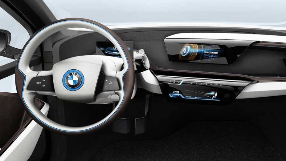 Compacto de quatro lugares, modelo inaugura a submarca de veículos elétricos da BMW. <a href="https://preprod.quatrorodas.abril.com.br/noticias/sustentabilidade-bmw-revela-detalhes-divisao-eletrica-i-natali-chiconi-297169_p.shtml" rel="migration">Leia mais</a>