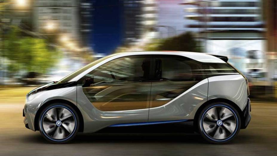 Compacto de quatro lugares, modelo inaugura a submarca de veículos elétricos da BMW. <a href="https://preprod.quatrorodas.abril.com.br/noticias/sustentabilidade-bmw-revela-detalhes-divisao-eletrica-i-natali-chiconi-297169_p.shtml" rel="migration">Leia mais</a>