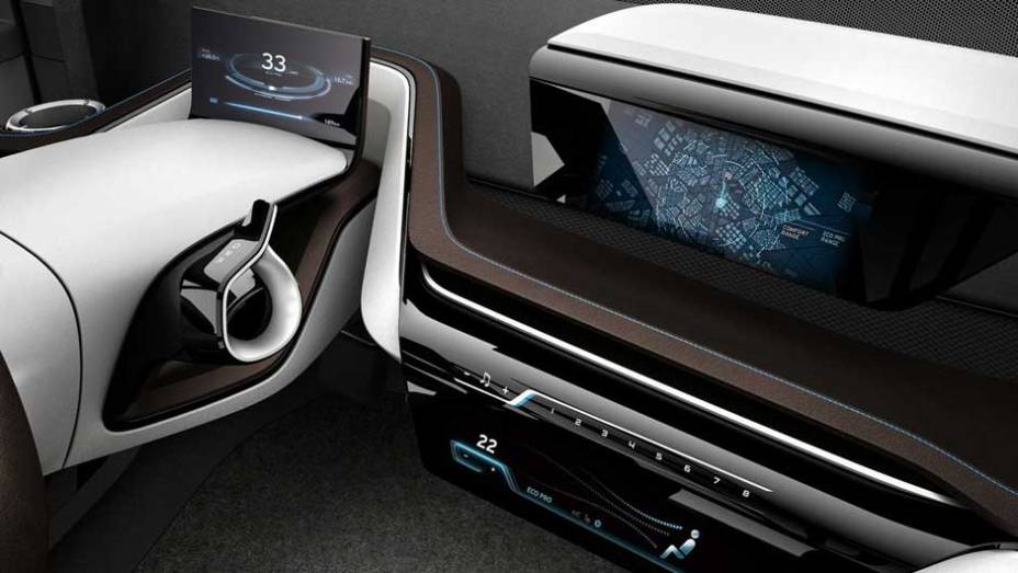 Compacto de quatro lugares, modelo inaugura a submarca de veículos elétricos da BMW. <a href="https://preprod.quatrorodas.abril.com.br/noticias/sustentabilidade-bmw-revela-detalhes-divisao-eletrica-i-natali-chiconi-297169_p.shtml" rel="migration">Leia mais</a>