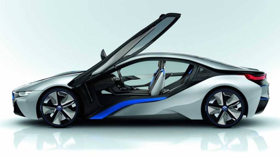 Esportivo de linhas futuristas, ele inaugura a divisão "i" de carros elétricos da BMW. <a href="https://preprod.quatrorodas.abril.com.br/noticias/sustentabilidade-bmw-revela-detalhes-divisao-eletrica-i-natali-chiconi-297169_p.shtml" rel="migration">Leia mais</a>