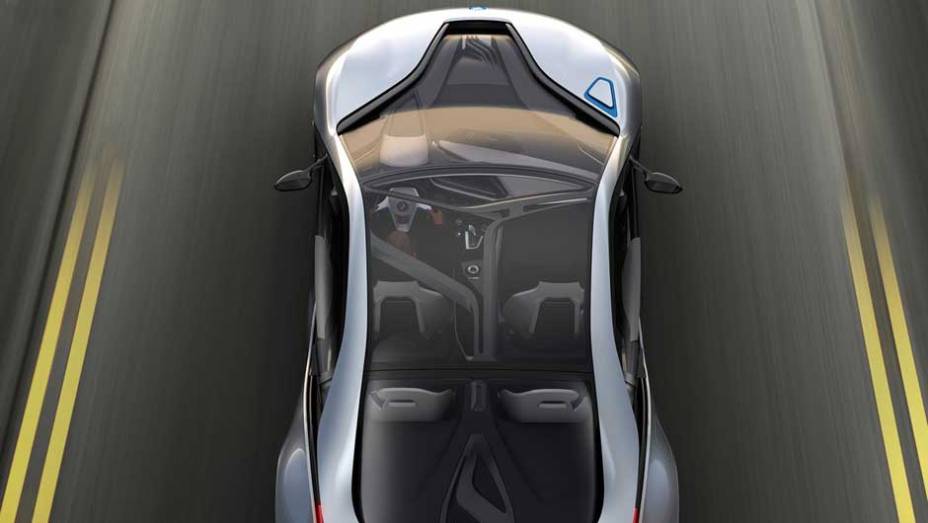 Esportivo de linhas futuristas, ele inaugura a divis&atilde;o "i" de carros el&eacute;tricos da BMW. <a href="https://preprod.quatrorodas.abril.com.br/noticias/sustentabilidade-bmw-revela-detalhes-divisao-eletrica-i-natali-chiconi-297169_p.shtml" rel="migration"></a>
