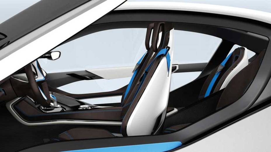 Esportivo de linhas futuristas, ele inaugura a divisão "i" de carros elétricos da BMW. <a href="https://preprod.quatrorodas.abril.com.br/noticias/sustentabilidade-bmw-revela-detalhes-divisao-eletrica-i-natali-chiconi-297169_p.shtml" rel="migration">Leia mais</a>