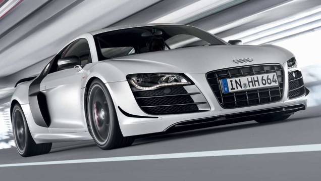 O superesportivo é inspirado nos bólidos de competição. <a href="https://preprod.quatrorodas.abril.com.br/noticias/audi-lanca-seu-primeiro-carro-r-1-milhao-brasil-299224_p.shtml" rel="migration">Leia mais</a> O superesportivo é inspirado nos bólidos de competição. <a href="https://preprod.quatrorodas.abril.com.br/noticias/audi-lanca-seu-primeiro-carro-r-1-milhao-brasil-299224_p.shtml" rel="migration">Leia mais</a>