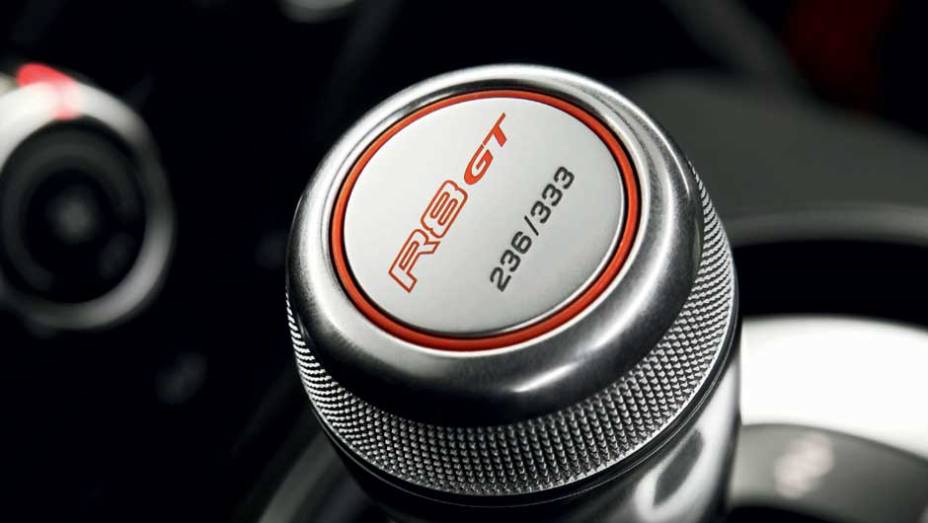 O c&acirc;mbio indica: ser&atilde;o apenas 333 unidades produzidas. <a href="https://preprod.quatrorodas.abril.com.br/noticias/audi-lanca-seu-primeiro-carro-r-1-milhao-brasil-299224_p.shtml" rel="migration">Leia mais</a>