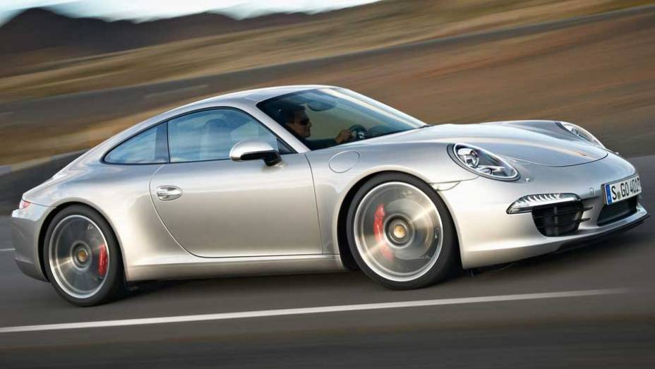 As rodas são de 20 polegadas | <a href="https://preprod.quatrorodas.abril.com.br/carros/lancamentos/porsche-911-carrera-carrera-s-2012-637431.shtml" rel="migration">Leia mais</a>