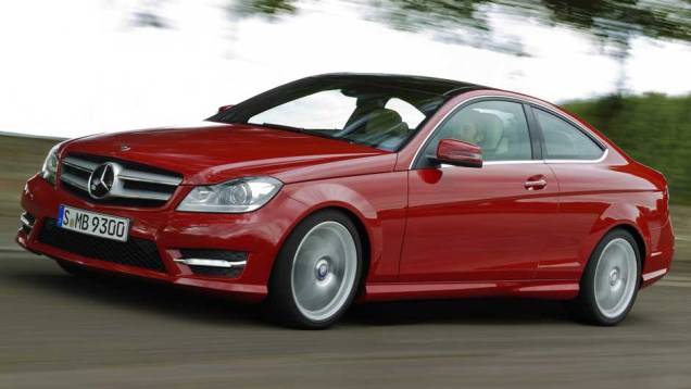 Engenheiros tiveram de projetar o Classe C Coupe com a coluna "B" para aumentar a rigidez do chassi | <a href="https://preprod.quatrorodas.abril.com.br/noticias/mercedes-c-180-coupe-chega-ao-brasil-299670_p.shtml" rel="migration">Leia mais</a> Engenheiros tiveram de projetar o Classe C Coupe com a coluna "B" para aumentar a rigidez do chassi | <a href="https://preprod.quatrorodas.abril.com.br/noticias/mercedes-c-180-coupe-chega-ao-brasil-299670_p.shtml" rel="migration">Leia mais</a>