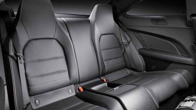 Motorista e passageiros desfrutam de uma generosa lista de equipamentos | <a href="https://preprod.quatrorodas.abril.com.br/noticias/mercedes-c-180-coupe-chega-ao-brasil-299670_p.shtml" rel="migration">Leia mais</a> Motorista e passageiros desfrutam de uma generosa lista de equipamentos | <a href="https://preprod.quatrorodas.abril.com.br/noticias/mercedes-c-180-coupe-chega-ao-brasil-299670_p.shtml" rel="migration">Leia mais</a>