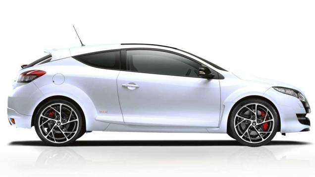 As rodas de 19 polegadas recebem freios Brembo com pinças em vermelho | <a href="https://preprod.quatrorodas.abril.com.br/noticias/renault-apresenta-megane-r-s-250-monaco-gp-300252_p.shtml" rel="migration">Leia mais</a> As rodas de 19 polegadas recebem freios Brembo com pinças em vermelho | <a href="https://preprod.quatrorodas.abril.com.br/noticias/renault-apresenta-megane-r-s-250-monaco-gp-300252_p.shtml" rel="migration">Leia mais</a>