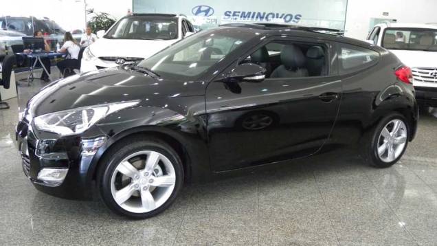 Hyundai Veloster | <a href="https://preprod.quatrorodas.abril.com.br/noticias/veloster-elantra-ja-estao-venda-concessionarias-hyundai-303518_p.shtml" rel="migration">Leia mais</a> Hyundai Veloster | <a href="https://preprod.quatrorodas.abril.com.br/noticias/veloster-elantra-ja-estao-venda-concessionarias-hyundai-303518_p.shtml" rel="migration">Leia mais</a>