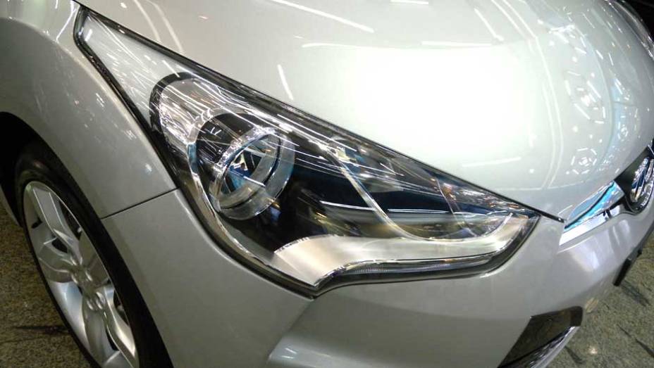 Hyundai Veloster | <a href="https://preprod.quatrorodas.abril.com.br/noticias/veloster-elantra-ja-estao-venda-concessionarias-hyundai-303518_p.shtml" rel="migration">Leia mais</a>