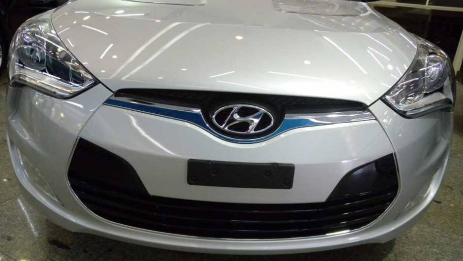Hyundai Veloster | <a href="https://preprod.quatrorodas.abril.com.br/noticias/veloster-elantra-ja-estao-venda-concessionarias-hyundai-303518_p.shtml" rel="migration">Leia mais</a>