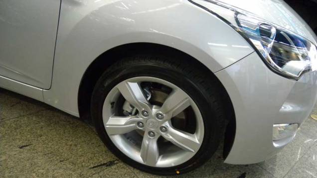 Hyundai Veloster | <a href="https://preprod.quatrorodas.abril.com.br/noticias/veloster-elantra-ja-estao-venda-concessionarias-hyundai-303518_p.shtml" rel="migration">Leia mais</a> Hyundai Veloster | <a href="https://preprod.quatrorodas.abril.com.br/noticias/veloster-elantra-ja-estao-venda-concessionarias-hyundai-303518_p.shtml" rel="migration">Leia mais</a>