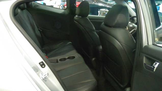 Hyundai Veloster | <a href="https://preprod.quatrorodas.abril.com.br/noticias/veloster-elantra-ja-estao-venda-concessionarias-hyundai-303518_p.shtml" rel="migration">Leia mais</a> Hyundai Veloster | <a href="https://preprod.quatrorodas.abril.com.br/noticias/veloster-elantra-ja-estao-venda-concessionarias-hyundai-303518_p.shtml" rel="migration">Leia mais</a>
