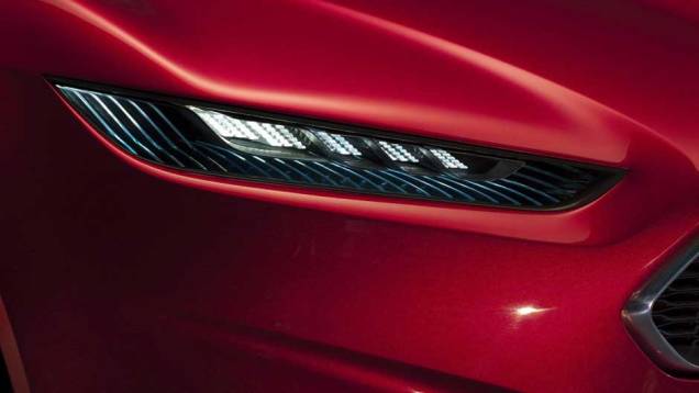 Faróis discretos possuem formato afilado | <a href="https://preprod.quatrorodas.abril.com.br/noticias/ford-mostra-cupe-esportivo-evos-300581_p.shtml" rel="migration">Leia mais</a> Faróis discretos possuem formato afilado | <a href="https://preprod.quatrorodas.abril.com.br/noticias/ford-mostra-cupe-esportivo-evos-300581_p.shtml" rel="migration">Leia mais</a>
