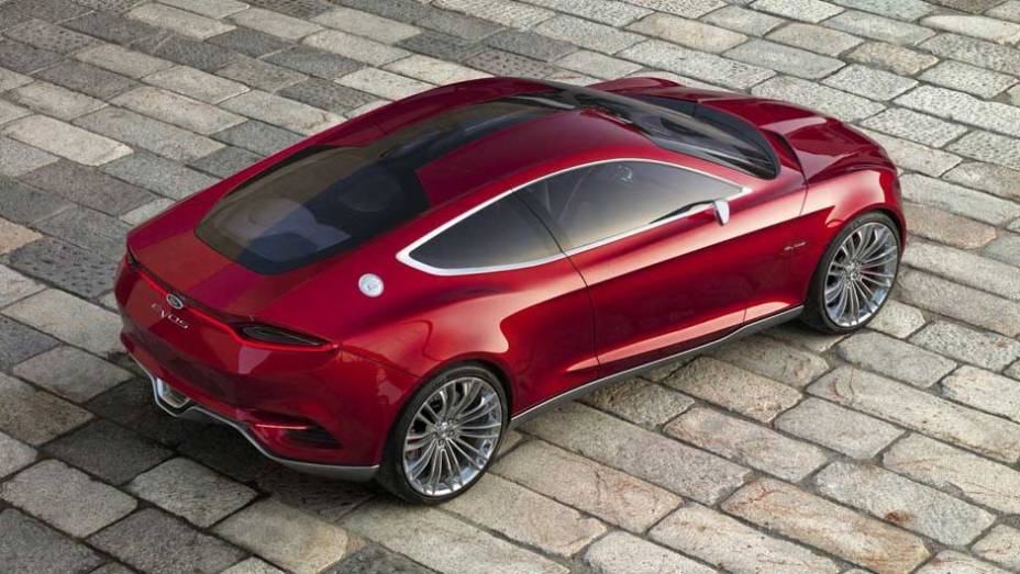 Algumas das refer&ecirc;ncias de estilo podem ser aproveitadas nos futuros lan&ccedil;amentos da Ford | <a href="https://preprod.quatrorodas.abril.com.br/noticias/ford-mostra-cupe-esportivo-evos-300581_p.shtml" rel="migration">Leia mais</a>