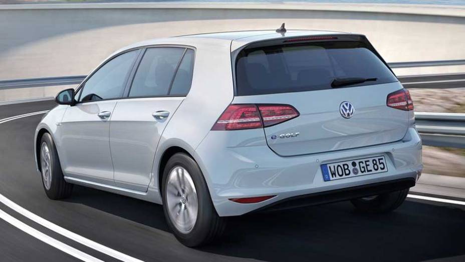 Segundo dados fornecidos pela VW, ele acelera de 0 a 100 km/h em 10,4 segundos | <a href="https://preprod.quatrorodas.abril.com.br/saloes/frankfurt/2013/volkswagen-e-golf-e-up-752904.shtml" rel="migration">Leia mais</a>