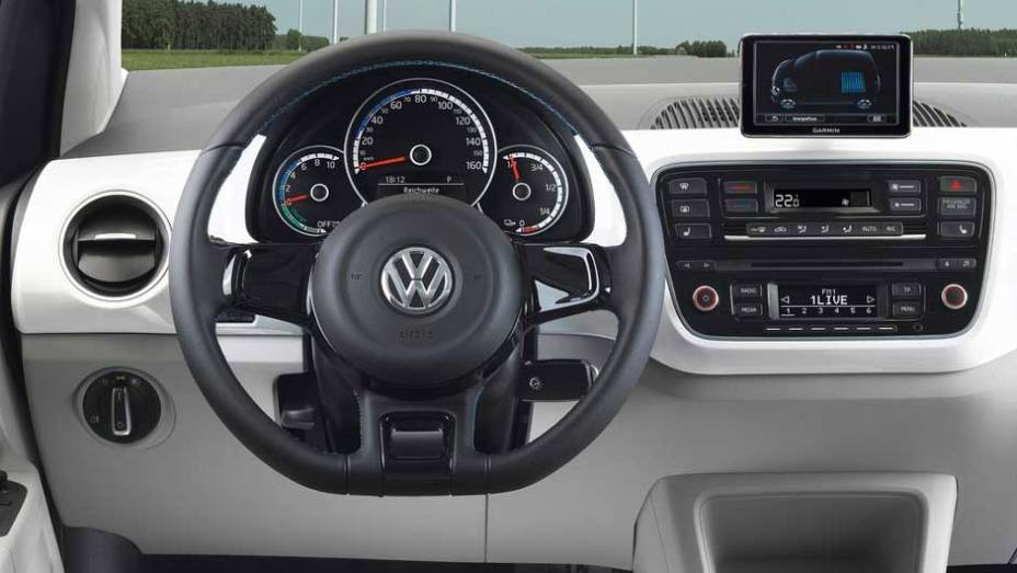 A autonomia do e-Up é estimada em 160 quilômetros | <a href="https://preprod.quatrorodas.abril.com.br/saloes/frankfurt/2013/volkswagen-e-golf-e-up-752904.shtml" rel="migration">Leia mais</a>