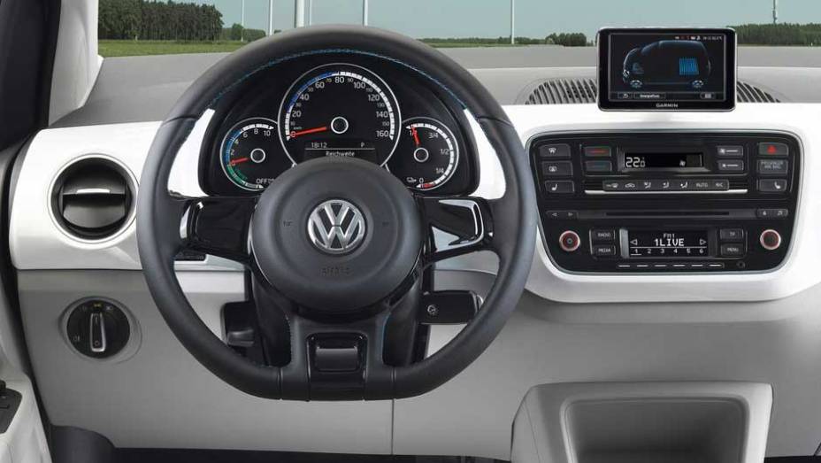 A autonomia do e-Up &eacute; estimada em 160 quil&ocirc;metros | <a href="https://preprod.quatrorodas.abril.com.br/saloes/frankfurt/2013/volkswagen-e-golf-e-up-752904.shtml" rel="migration">Leia mais</a>