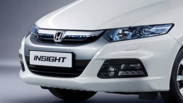 Modelo está disponível com rodas aro 15 e 16 Modelo está disponível com rodas aro 15 e 16